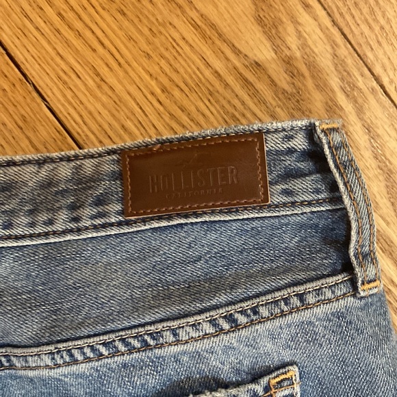 Hollister High Rise Vintage Straight Jeans - Picture 6 of 6
